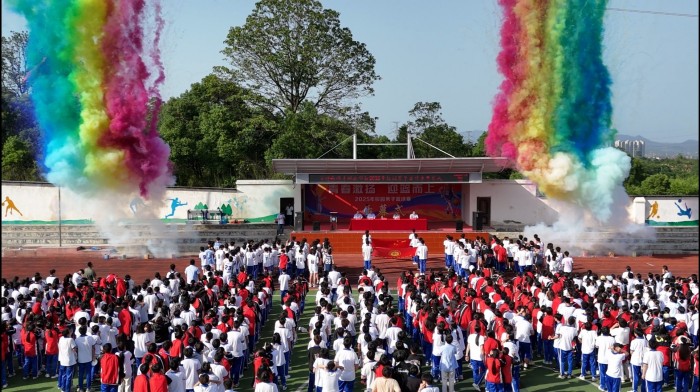 常德新德才職業(yè)學(xué)校2025年校園男子籃球賽盛大開幕激情點燃青春賽場
